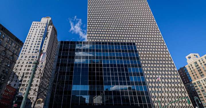 Federal building housing DHS and ICE in NYC evacuated following report of suspicious powder