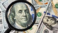 El dólar borró toda la baja de ayer y cerró la semana cerca de los $1.400
