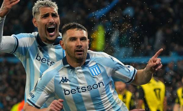 En una noche heroica, Racing le ganó a Peñarol y está en los cuartos de la Libertadores