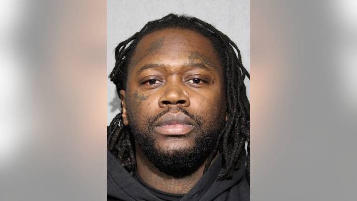 Chicago man charged with attempted murder of police officers