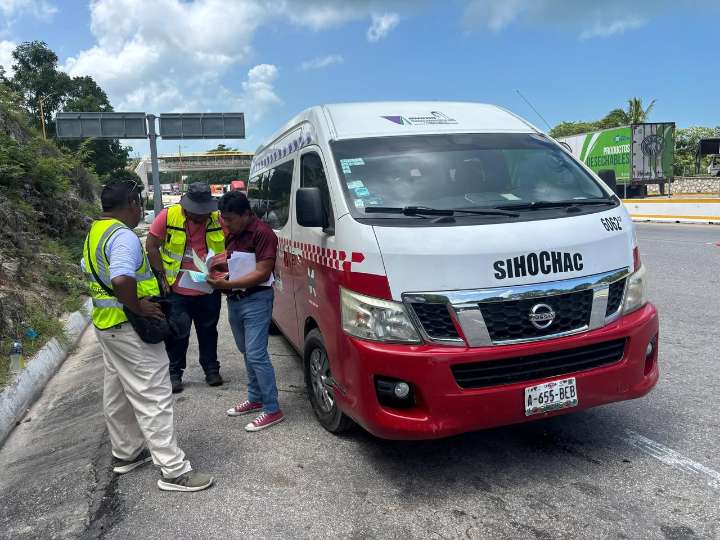 Operativos de verificación al transporte público en Campeche