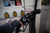 Oregon drivers miss out as U.S. gas prices fall to lowest level of past 4 years