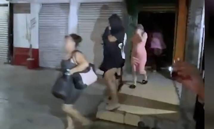Rescatan a 26 mujeres tras cateos a 5 inmuebles en Chetumal