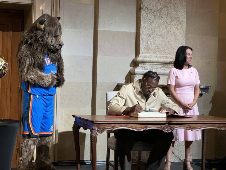 NBA champ Luguentz Dort signs Montreal’s Golden Book