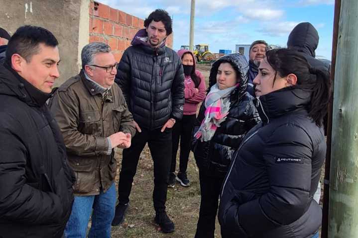Vecinos del barrio 22 de Septiembre celebraron el avance de la obra de gas