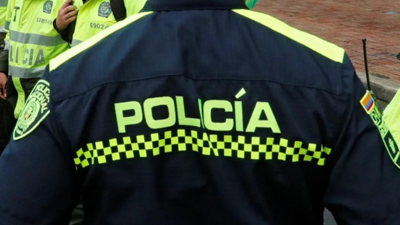 Casa por cárcel para dos policías por millonaria extorsión a una pareja en Medellín