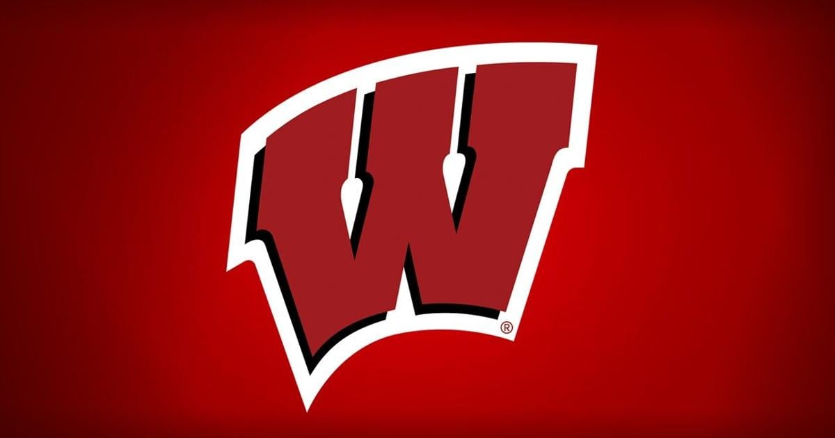 Dominant defense helps Wisconsin overcome Edwards' injury in 17