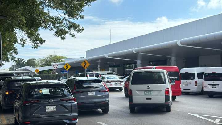Cancún mantiene alta conectividad aérea con 468 operaciones este día