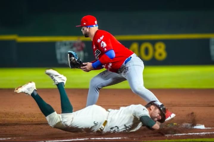 Pericos de Puebla, casi eliminados tras caer en extrainnings ante Piratas de Campeche