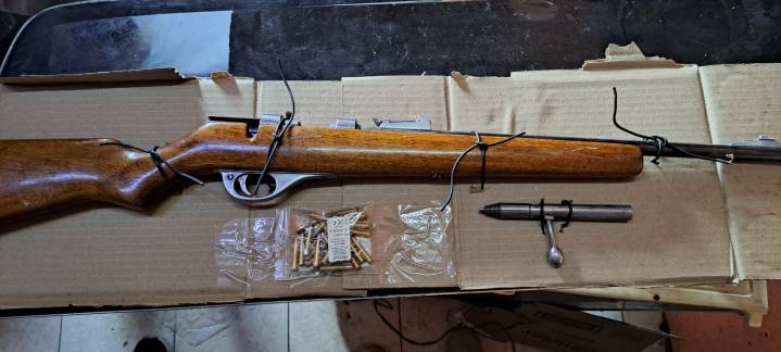 Allanamiento en El Calafate con secuestro de armas y drogas