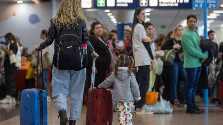 Turismo internacional registró caída del 26,6% en julio mientras creció el emisivo, informó el Indec