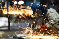 Registra actividad industrial primer revés en 5 años