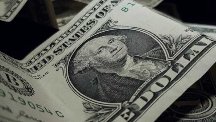 El dólar se dispara tras anuncio del Banco Central de comprar reservas internacionales