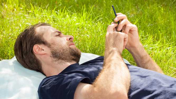 Mobile phone more powerful than computer that sent man to the Moon unable to cope with 30
