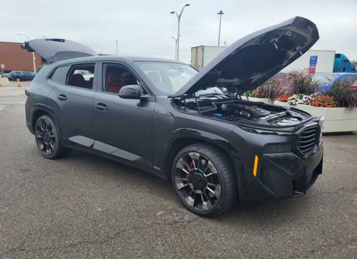 U.S. man charged attempting to drive into Canada in stolen BMW