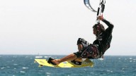 Las mejores zonas para hacer kitesurfing en la Región de Murcia