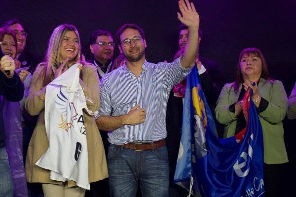 CASSANI CHICO! “Somos la clase de dirigentes que atiende el teléfono de todos a cualquier hora”