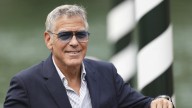 Clooney desembarca en Venecia con un personaje que refleja su propio declive