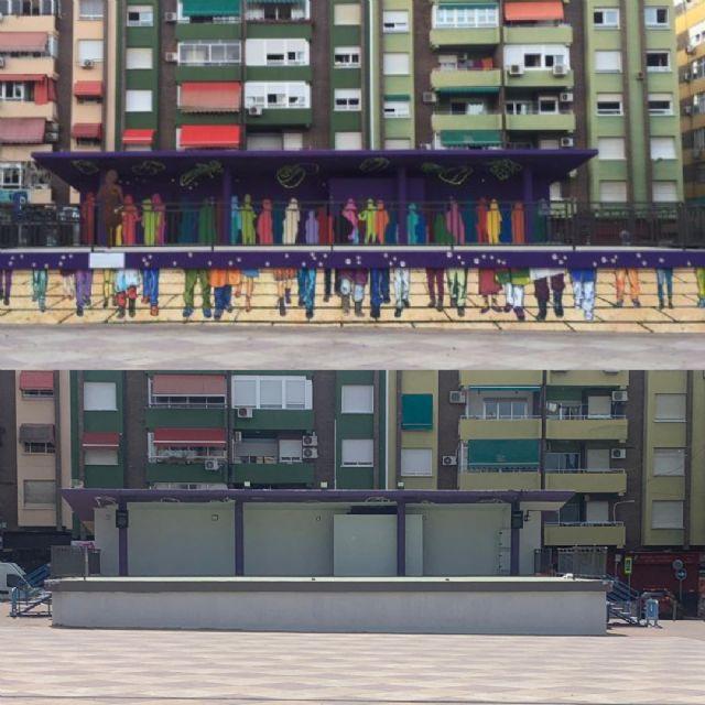 El Alcalde de Molina de Segura acaba con las pinturas y murales "Estrellas en Conserva" de la Plaza de España