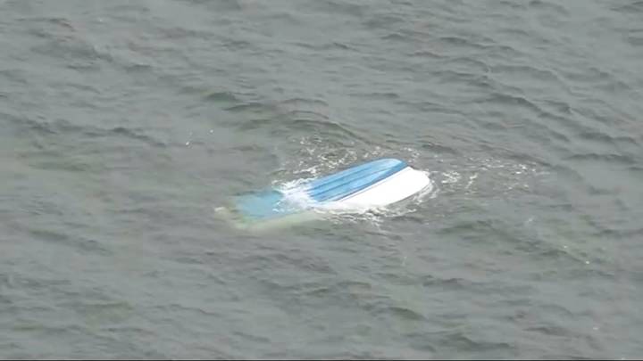 Crews respond to overturned boat off coast of Beverly