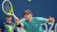 Davidovich carga de nuevo contra la ATP tras la retirada de Sinner: "Con tantos jugadores muertos físicamente... algo debe cambiar"