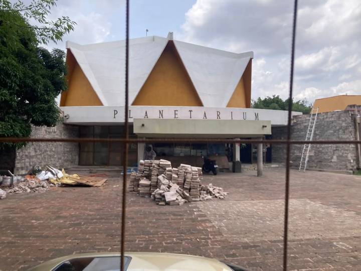 Bajo la opacidad, proyecto de modernización del Planetario