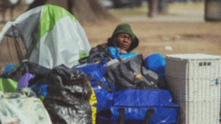 Criminalizar a las personas sin hogar, ¿una política cruel o necesaria?