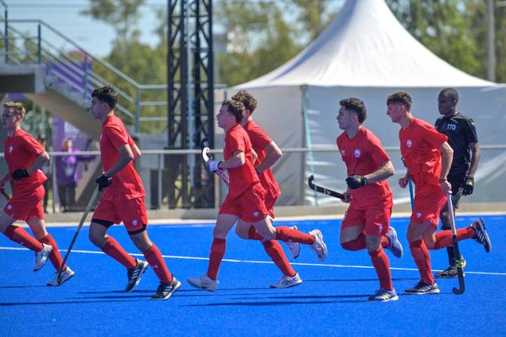 Hockey chileno debutó en modo demoledor en Asunción y con presencia regional