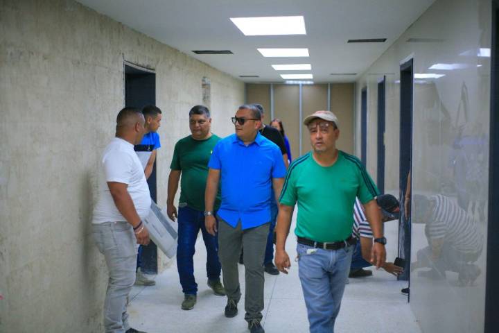 Valencia: Inspeccionan avances de trabajos de remodelación en diversas áreas de la CHET