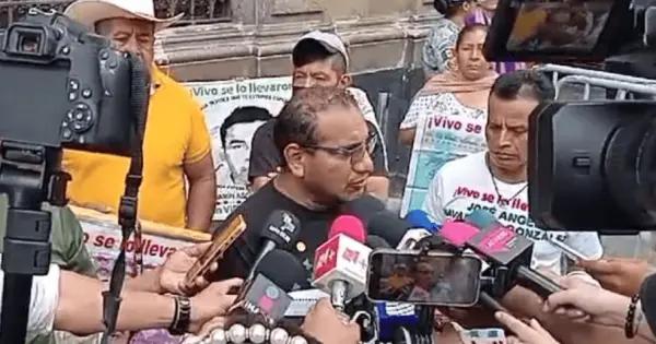 Vidulfo Rosales renuncia como abogado de familiares de los 43