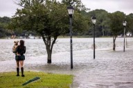 Erin weakens to post-tropical cyclone, moving out to sea as it batters East Coast with wind, waves