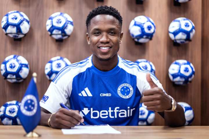 Luis Sinisterra es nuevo jugador del Cruzeiro de Brasil