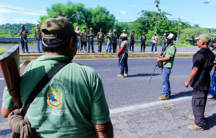 Indígenas de Ayutla se ‘levantan en armas’ tras masacre de 13 miembros de la UPOEG