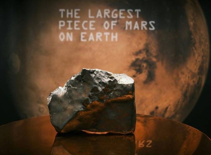 Auction of world's largest Mars meteorite sparks ownership debate