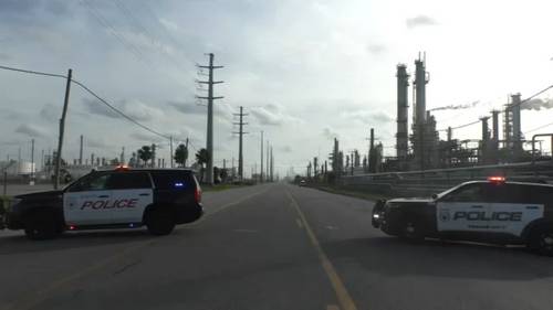 Air quality monitoring in Texas City after 'higher than normal' sulfur dioxide levels detected at Valero facility, officials say