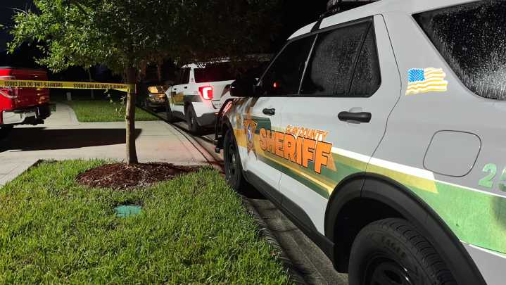 14-year-old kills parents, calls in Clay County, Florida 911