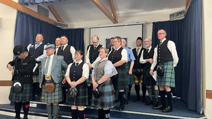 2 bagpipers from 'Podunk, Vermont' win top prizes in Glasgow