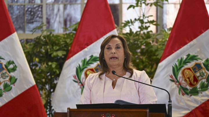 Boluarte visitará Isla Santa Rosa en medio de tensión con Colombia