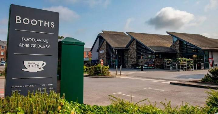 Burgers a 'possible health risk' as customers told to get refunds