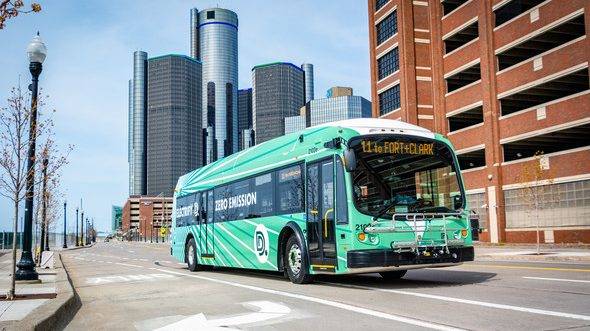 Detroit Evening Report: New boarding platforms for East Jefferson bus riders