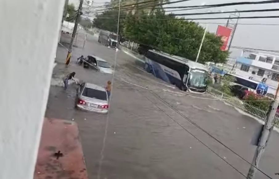 Lluvia extraordinaria “reventó” a Tepic con varias inundaciones