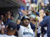 Eugenio Suárez comandó el triunfo de Seattle