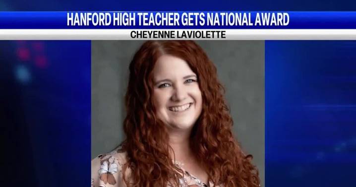 Hanford High School advisor receives national honor