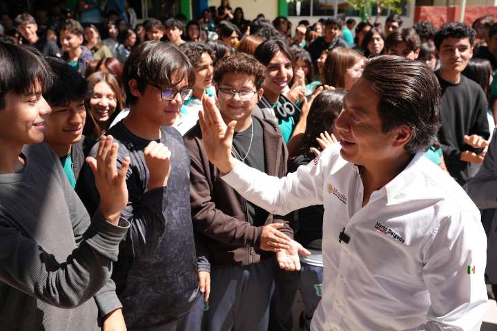 Jóvenes son presente y futuro de México: Delgado