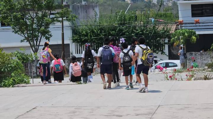 Ninguna cuota puede condicionar la inscripción a las escuelas: Reveriano