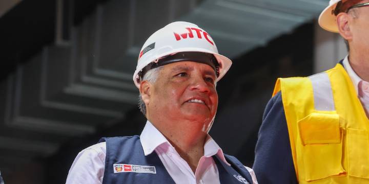 Ministro de Transportes no pudo dar un balance exacto del paro de transportistas: “Estamos en 80% o 90% de circulación”