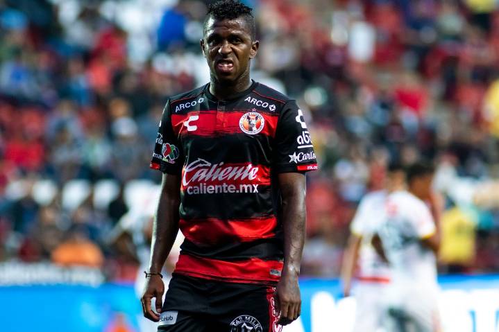 Condenan a la cárcel a futbolista ecuatoriano Miller Bolaños por intimidación