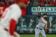 Blue Jays Add Valuable Gold Glove Utility Player Just Before Waiver Deadline