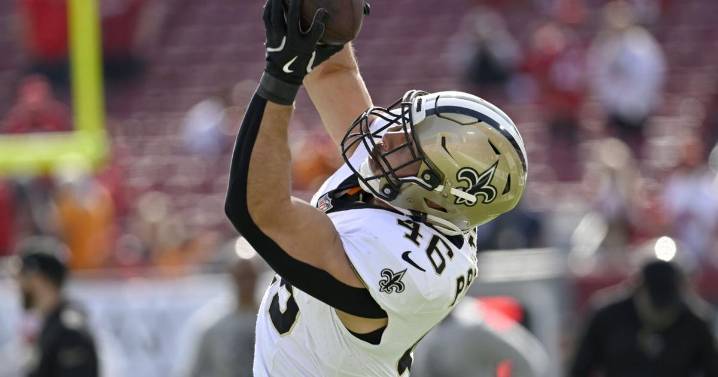 Broncos sign FB Adam Prentice; OL Nick Gargiulo placed on injured reserve