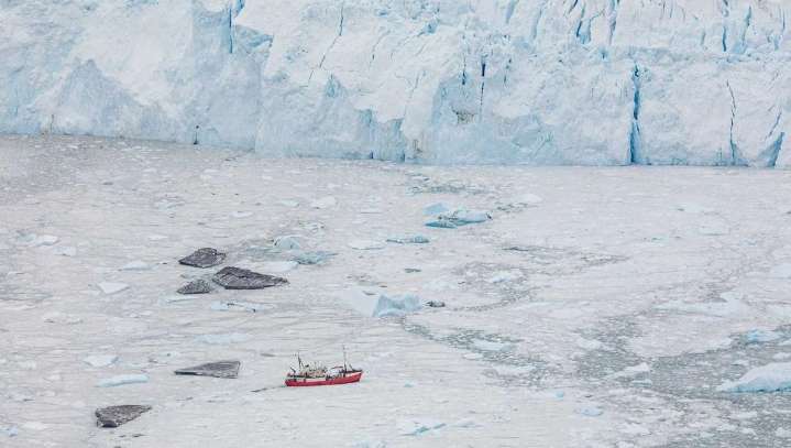 Desprendimiento de icbergs impulsa retroceso de glaciares en Groenlandia